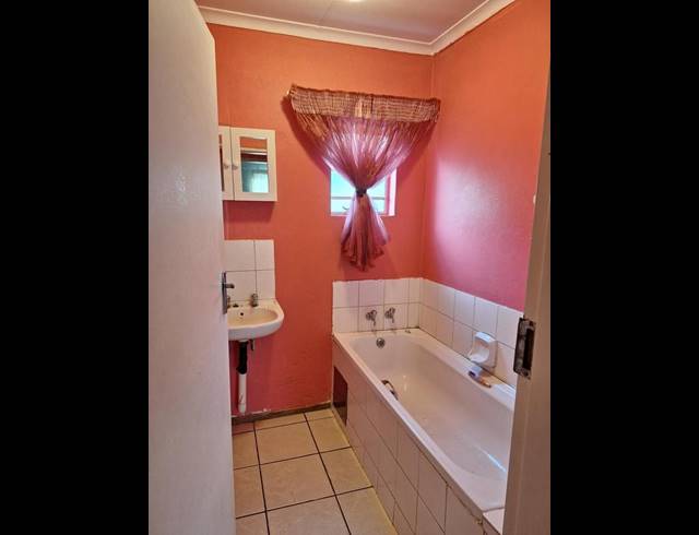 3 BEDROOM PROPERTY TO RENT IN ROSSLYN